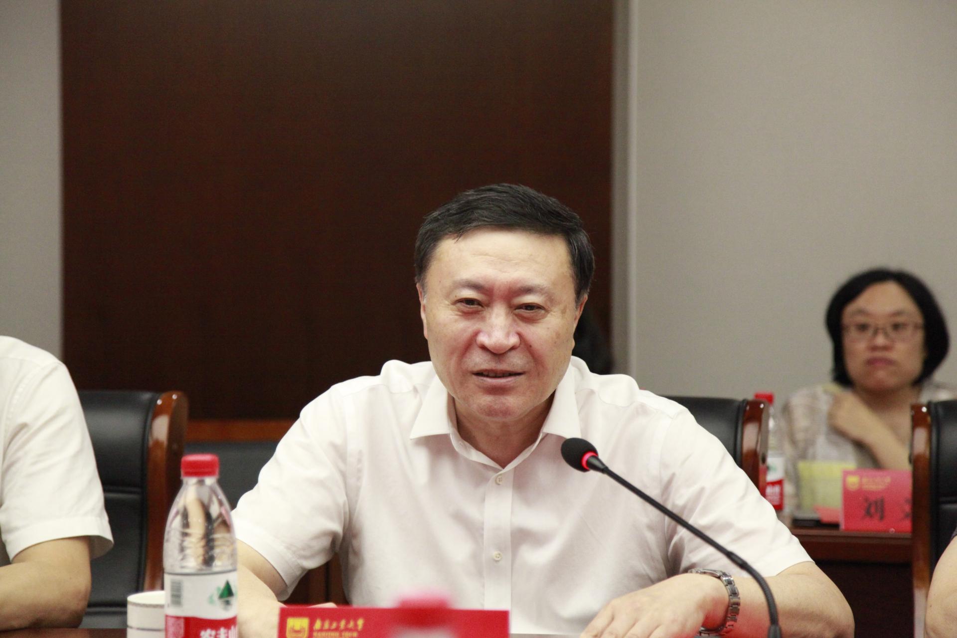 董事长乔旭教授在论证会上讲话 董事长乔旭教授在论证会上讲话